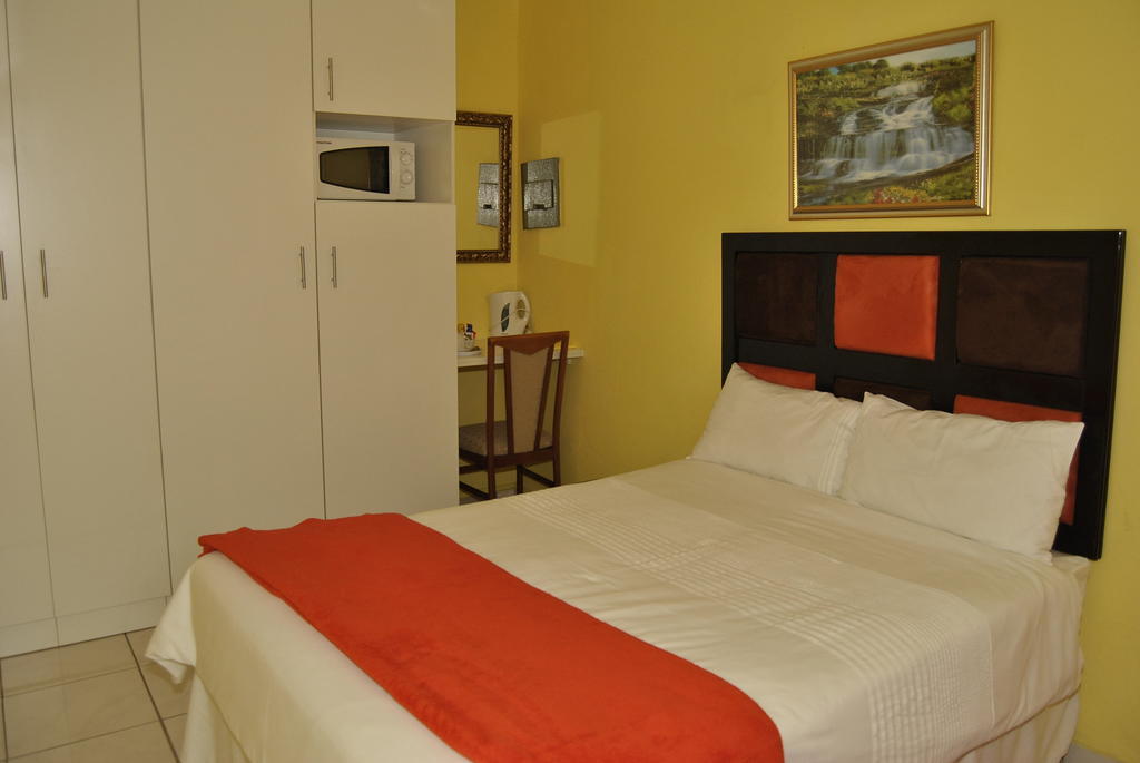 Ethen Guesthouse Полокване Номер фото